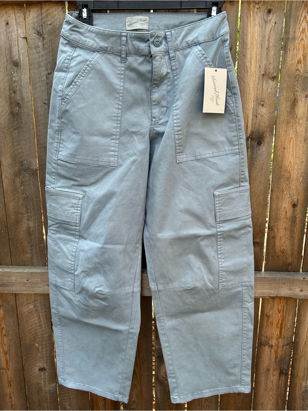 Universal Thread Cropped Wide Leg Barrel Cropped Cargo style pants